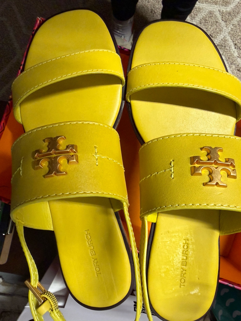 TORY BURCH Mini Everly Back Strap Leather Sandals Island Chartreus 9 NIB - Picture 4 of 5